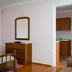 Fani's House Under Meteora شقة كاستراكيون