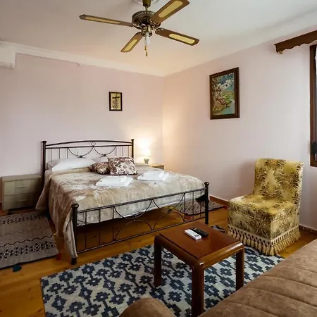 דירה Fani's House Under Meteora *