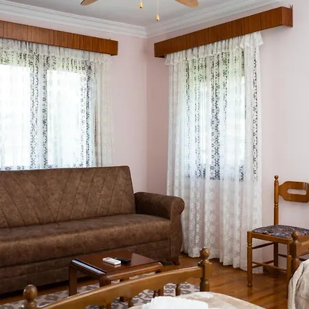 Fani's House Under Meteora