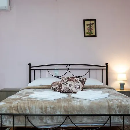 Fani's House Under Meteora Apartman *