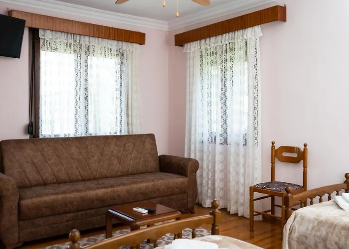 Fani's House Under Meteora