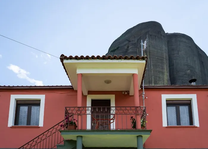 Fani's House Under Meteora